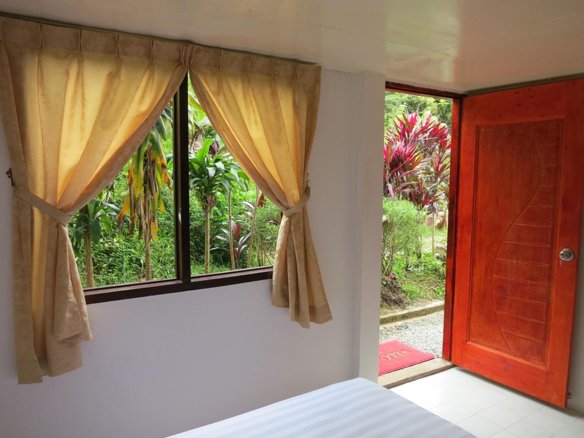 Mile 36 Lodge Kundasang Bilik gambar
