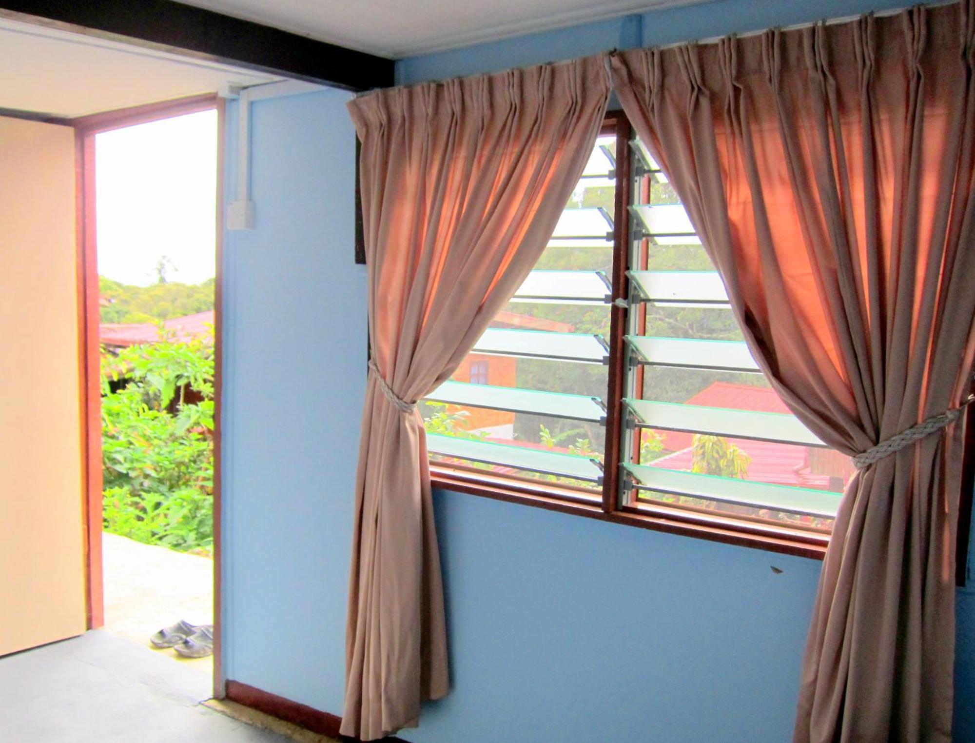 Mile 36 Lodge Kundasang Bilik gambar